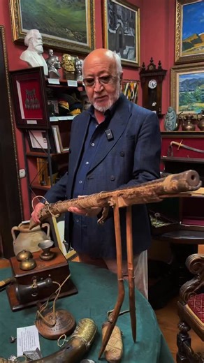 Князь Азат Акимбек on Instagram: "An antique matchlock firearm known in local tradition as Kara Myltik (or Pilte Myltik). This historical piece reached the territory of Kazakhstan in the late 16th–early 17th century during the period of Dzungar invasions. Shown solely as a cultural and ethnographic artifact, illustrating the material history of that era. ~ Старинное фитильное ружьё, известное в народе как Кара мылтык (или пильте мылтык). Оно появилось на территории Казахстана в конце XVI – начал