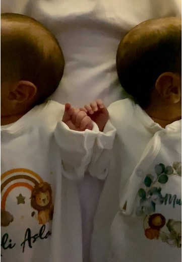 İkiz Bebek Videoları ile Tatlı Anlar