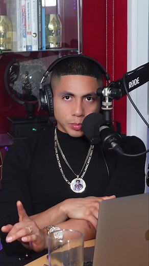 Watch The Hector Jesus Show Every Sunday At 9PM . . Pay attention to the way that people behave. Pay attention to peoples gestures, and how they react to what you say. Analyze their behavior not everybody is who they claim to be be careful. . . . #thehectorjesusshow #socialscience #bodylanguage #biology #men #women