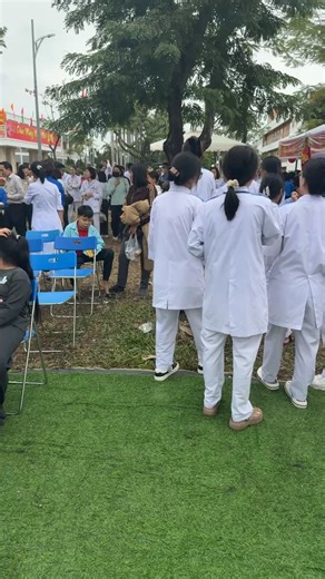 Phiên chợ Tết ý nghĩa tại Bệnh viện Việt Nam - Thụy Điển Uông Bí | Uông Bí 24h