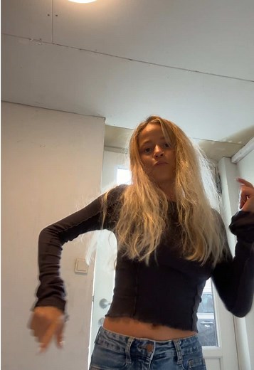 Sandra Olsen (@saandraolsen)’s videos with ACELERADA - sma$her & MXZI