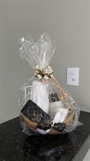 Ｎａｒａｔｉｅｌｙ Ａｌｖｅｓ on Instagram: "Entrar em uma casa pronta é diferente… Dá pra sentir o cuidado em cada detalhe 🏡✨ Nesse vídeo eu mostro os cômodos, o acabamento e conto um pouquinho dessa entrega tão especial 💙 Uma casa de 56m², com sala e cozinha integradas, 2 quartos (sendo 1 suíte), banheiro social e lavanderia — tudo pensado para oferecer conforto e praticidade no dia a dia. Ver clientes felizes, satisfeitos e realizando esse sonho é o que faz tudo valer a pena 🙏✨ 👉 Se você também sonha c