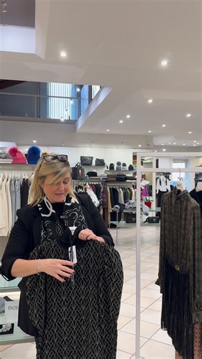 Mirell_abbigliamento | Ultimi capi fine serie Elisabetta Franchi 60% e 70% Ti piace qualche capo? Scrivici per sapere taglie, prezzi e disponibilità 📍Via C.... | Instagram