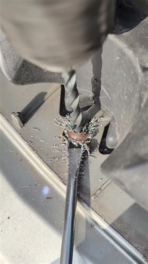 This screw is really screwed 😂 #mechanic #repair #renault #car #broken #fail #screw #tools #diy