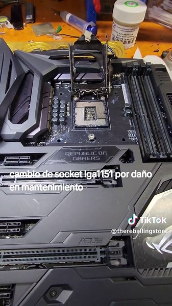 cambio de socket #lga1151 en tarjetas madre por daño en pines de conexión.