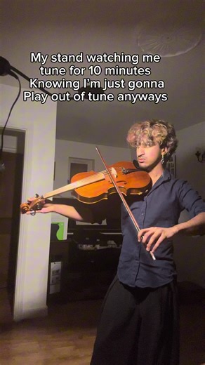 Still gonna blame it on my strings ✌️ #viola #tuning #violin #musicstand #foldablestand