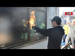 ガラスへの一撃、室内侵入まで１０秒 窃盗犯の手口を実演