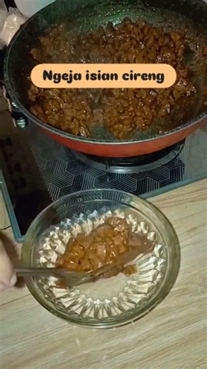 Fina Gevanda Wahyudi on Instagram: "Ngeja isian cireng.."