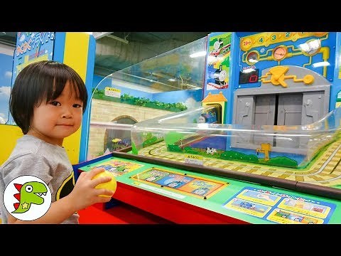 ゲームセンター ゲームで遊んだよ❤アンパンマンのゲーム トーマスのゲーム Toy Kids トイキッズ
