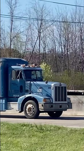 Peterbilt 377 with Standup bunk