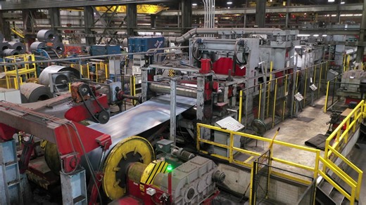 Warped sheet? Not on our watch. At Kloeckner Metals, we take flatness seriously. Our Charleston stretcher leveler handles material from 0.075″ to 0.625″ thick, up to 74″ wide and 480″ long. In Chicago, our stretcher leveler can process material up to 5/8″ thick and 84″ wide. Our stretcher levelers eliminate coil memory to deliver stress-free, ultra-flat material with enhanced formability. And with a nationwide footprint, they're just one part of our end-to-end approach to high-quality, value-add