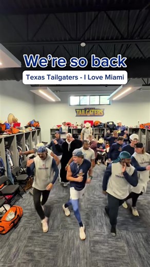 Is this considered team bonding? #linedance #miami #texastailgaters #country