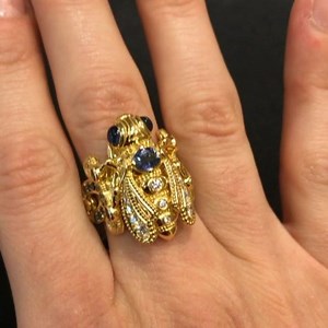 We’ve got Konstantino’s newest collection called Mélissa, which means honey bee in Greek. Available as part of his trunk show today only at our Mall of Louisiana location! | Lee Michaels Fine Jewelry