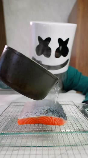 809K views · 26K reactions | Salmon on salmon on salmon: Smoky Salmon Mousse on Crispy Salmon Skin with Salmon Roe Pearls #dinner #recipe #salmon | Cooking With Marshmello | Facebook