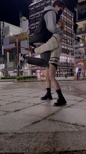 Hot Lift Carry on Instagram: "@hotliftcarry #liftcarry #liftandcarry #liftandcarrychallenge #piggyback #strongwomen #cradlecarry #firemanlift #lift #shoulderride #gymgirl #gym #musclemommy #stronggirl"