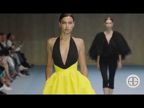 Desfile Carolina Herrera Primavera/Verano 2025 | Elegancia, Glamour y Tendencias en NYFW