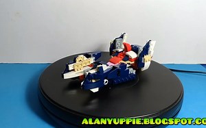 乐高31088套内变形金刚Speedster Fembot