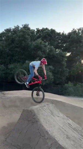 TUCK and ROLL (via @4andrew24/IG)