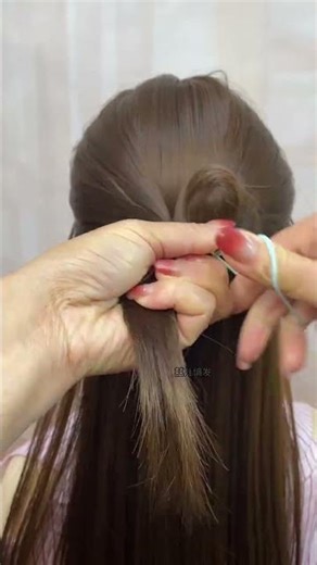 Easy Half Bun Hairstyle Tutorial 💚 | Simple & Elegant Look