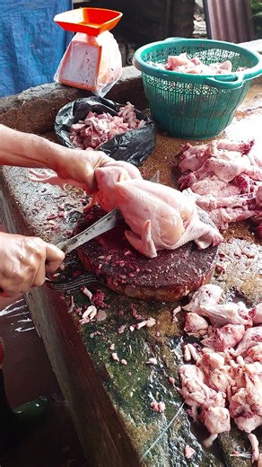 Chicken Cutting Skills: Enhancing Efficiency and Quality