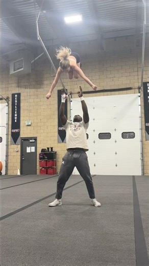 #cheer #cheerleading #cheerleader #partnerstunt #stunting #stunt #cheerleadingstunts #tricks