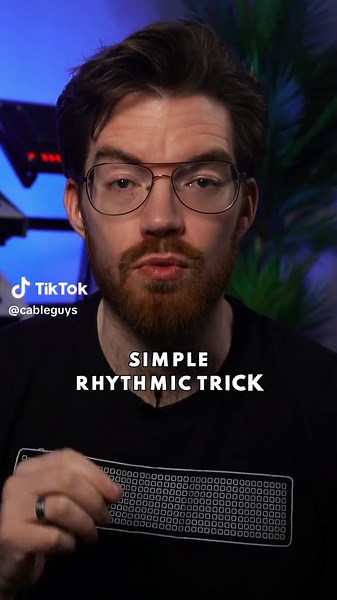 A simple rhythmic trick for instant groove 🎵 #rhythmtips #musicproducer #vocaldelay #musictheorytiktok #musicproducerhacks #basicmusictheory