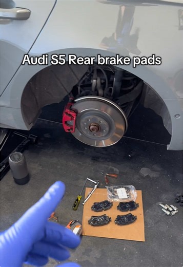 Changing Audi S5 Rear Brake Pads: Step-by-Step Guide