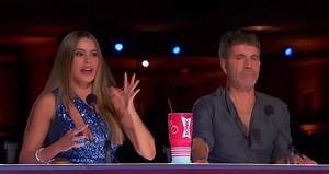 AGT - Contortionist Roman Kricheli Squeezes into a TINY Box!