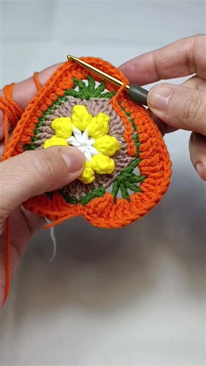 Within this video tutorials, we are learning how to make embroidery. #crochetpattern #crochetembroidery #howtomakeembroidery #crochetheart #crochetflowerheart