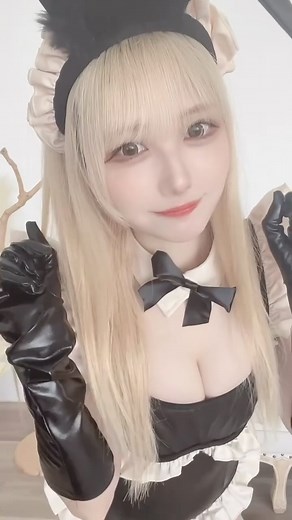 飄 on Instagram: "這個兔子想拍很久了🐰🖤"