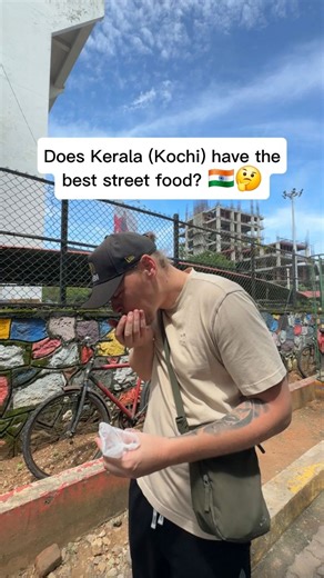 Tel 🥱🛩🌍 UGC | Bangkok 🇹🇭 | Travel South East Asia on Instagram: "Street food in Kochi, Kerala — and I might start a civil war with this, but it’s honestly some of the cleanest and tastiest food I’ve had in India. No shady oil puddles, no suspicious flies doing backflips over my plate — just pure, delicious chaos. Here’s the lineup: 🍬 Gulab Jamun – soft, syrupy, and basically edible happiness. A solid 9/10. 🥦 Pakora – crunchy on the outside, slightly confused on the inside, 6.5/10. 🌶️ A m