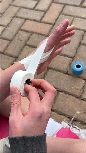 Simple hand and wrist taping