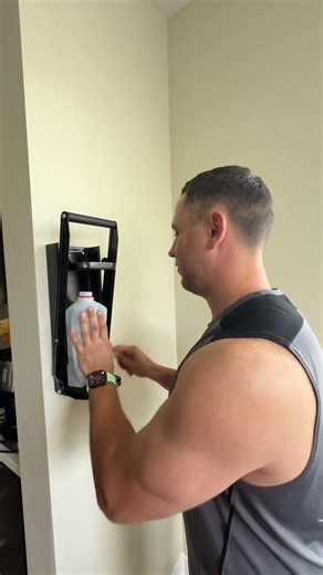 Big can crusher destroys aluminum instantly