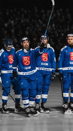 Porin kaupunki on Instagram: "Porissa koettiin viime viikolla ainutlaatuisia hetkiä, kun tekojääradalla pelattiin jääpallon MM-kisat. Talvi tuli kuin tilauksesta, yleisö löysi tiensä katsomoon ja järjestelyt toimivat suunnitellusti. Porilaisuus näkyi ja kuului jokaisena kisapäivänä yhteistyönä, talkoohenkenä ja kannustamisena. 🏆👏 Suomi taisteli kisoissa tiensä miesten MM-hopealle. Katsomot täyttyivät ja kisa-alueella kävi viikon aikana yhteensä noin 16 000 ihmistä! Parhaimmillaan tekojääradall