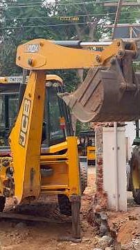 JCB 3DX PLUS BACKHOE & BREAKER WORKING SAME PLACE