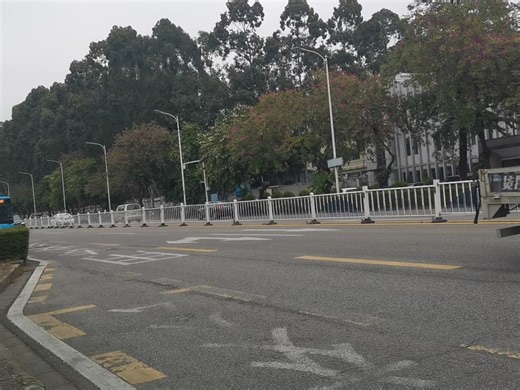 东莞城巴G6路宏远KMT6106GBEV1 进出站