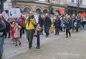 Street protest to save 135-year-old library