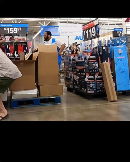47K views · 978 reactions | Walmart workers deserve a raise! 﫨 Funny Fart Prank 藍 #fartprank #farting #funnyvideos #humor #reelsviralシfb | BustaGut TV | Facebook