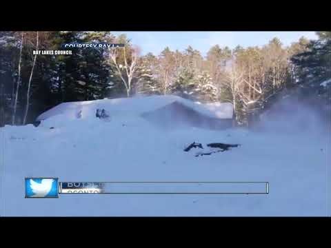 Roof collapses under heavy snow
