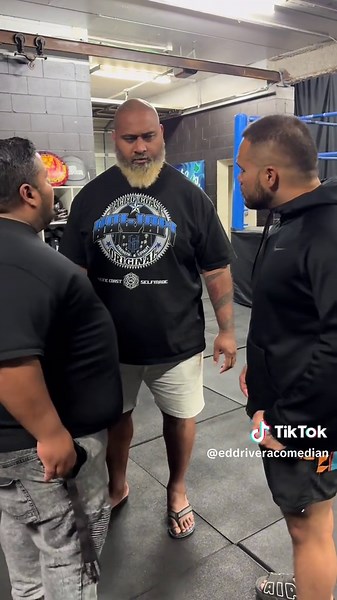 Confrontation in New Zealand - Funny Polynesian Fight Video