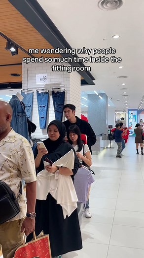Wajib mirror selfie satu before keluar fitting room. #satisfiedbuyer #makeitworth #padini #padiniconceptstore #chainsawman #fashion #ootdfashion #memes | Padini Holdings