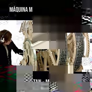 Este es uno de mis videos favoritos. Wintergatan es una banda sueca de folktrónica que en el 2016 creó esta hipnotizante máquina musical con 2000 canicas. Creatividad, ingeniería, paciencia y música. ❤︎ Buen fin de semana. :) | Phillip Chu Joy