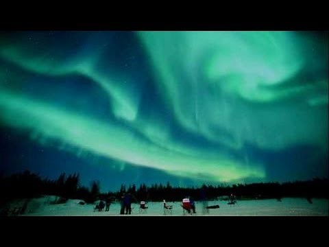 揺れる巨大オーロラ　カナダ・イエローナイフ