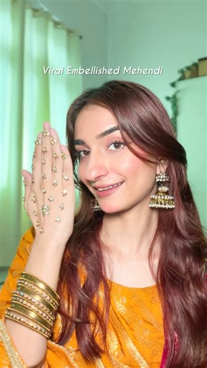 нυмυ ♡ | Diy embellished mehendi✨ ib: @makeuppolitan ✨ embellished mehendi, kundan mehendi, festive mehendi idea, Pinterest mehendi, DIY mehendi... | Instagram