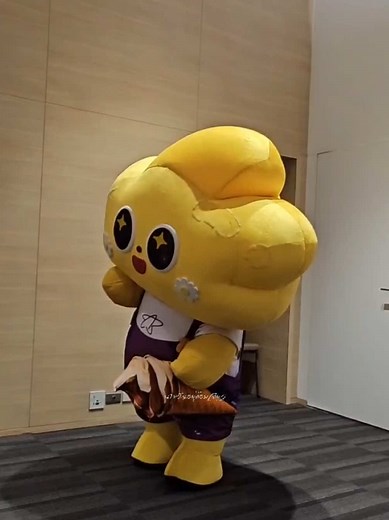 CERI the Sulky Mascot at Aouboom Fan Meeting