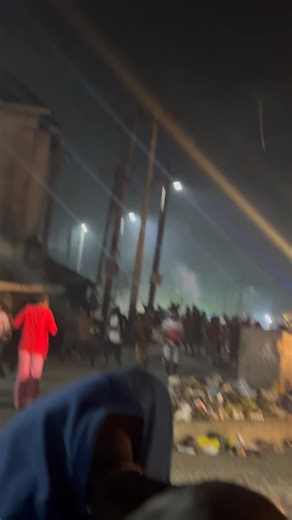 Localboygoingoverseas on Instagram: "We got stuck at this junction yesterday after the cross over service, all I kept thinking was, what in the name of chaos is this? Literally young boys behaving like Satan, letting off fire crackers on passerby’s and they went into a war, shooting at themselves. Unfortunately na this junction our car go stop, 😭😂 If you be PH breed, which junction be this? @highlight"