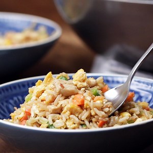 892K views · 2.9K reactions | This Chinese chicken fried rice is better than takeaway!  FULL RECIPE: https://tasty.co/recipe/chinese-chicken-fried-rice | Tasty UK | Facebook