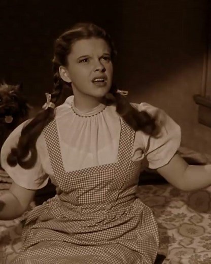 Dorothy & Toto Take A Tornado Ride To Oz - Wizard Of Oz Comedy Recap