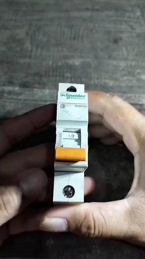 How to Test an MCB with a Multitester