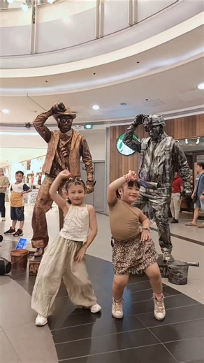They Turned Every Statue Into a Dancer 💥👧👧🗿💃